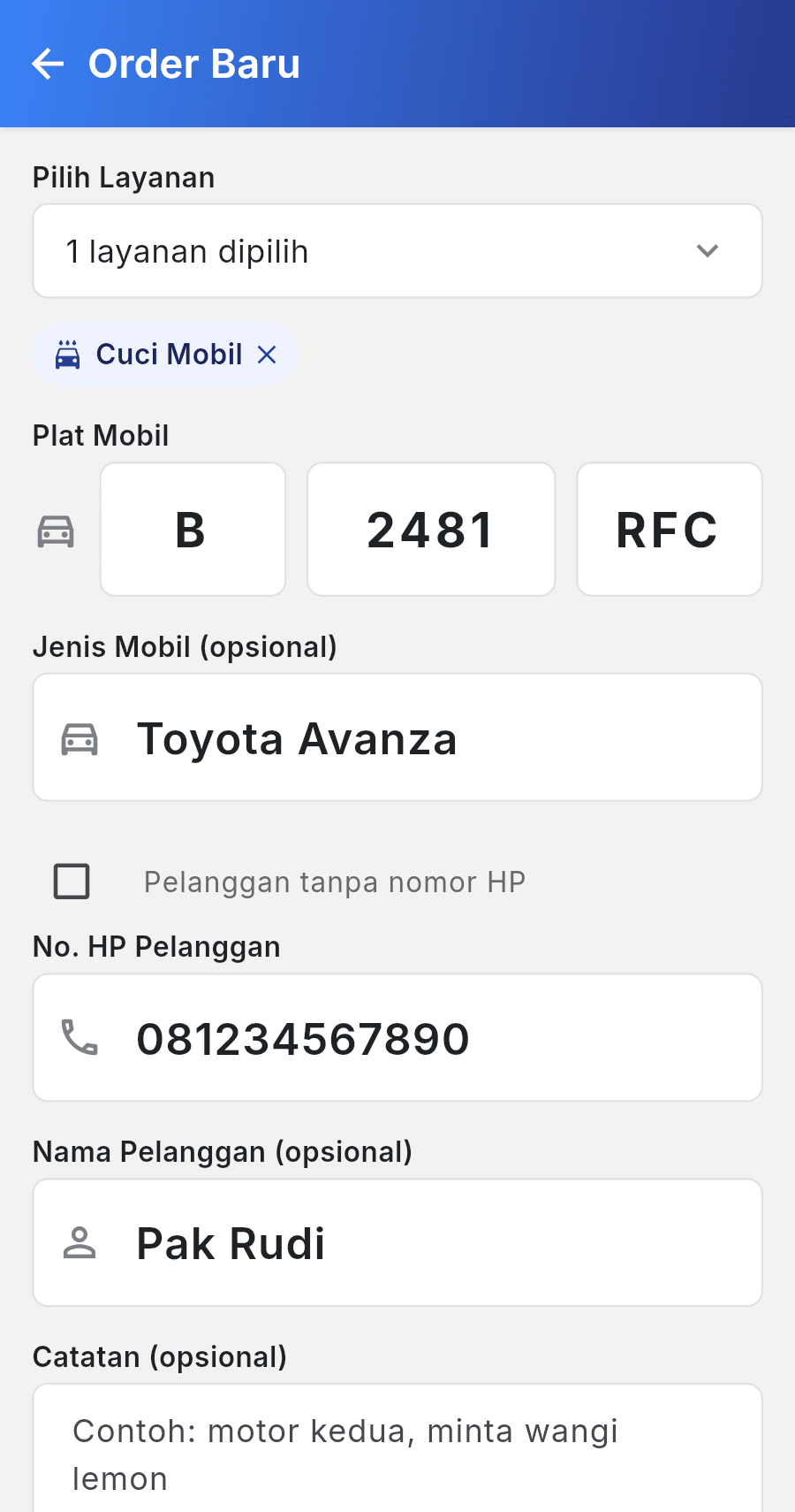 Aplikasi lapangan Qilap di HP petugas: order Cuci Mobil untuk plat B 2481 RFC atas nama Pak Rudi